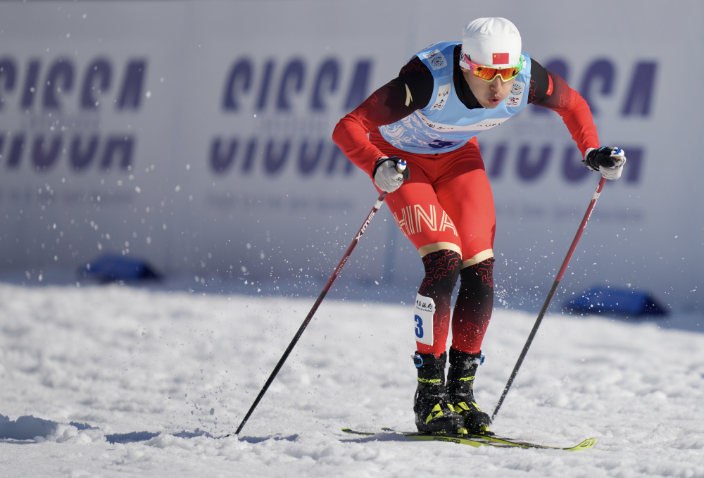 开云体育入口-关于赛场瞬间:第四节北京队紧咬比分,王强的逆袭成为赛事焦点!的信息